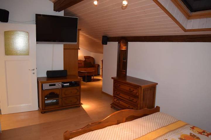 Ganze Wohnung, Wohnung in individueller Villa, ruhig, Aussicht in Vully-les-Lacs, Lake Neuchâtel