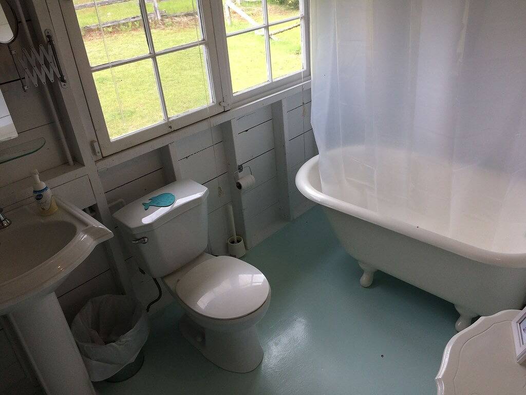 Waterfront family friendly property. in Sauble Beach, Tobermory (Ontario)