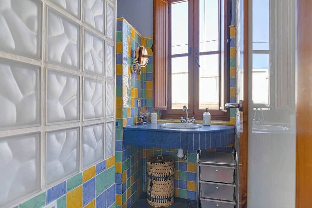 Ganze Wohnung, Low Flat Square Tossal in Valencia City Centre, Valencia