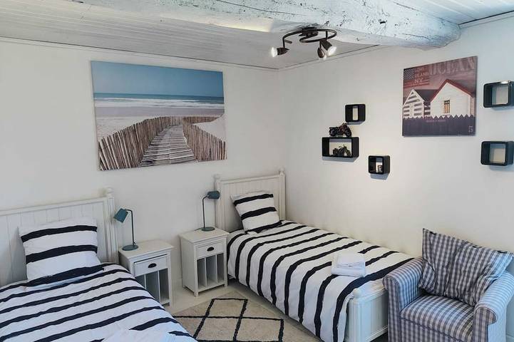 Location de vacances pour 10 personnes, avec jardin et terrasse à Varaignes - 3