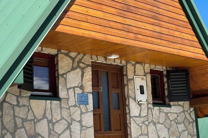 Bungalow für 4 Personen, mit Haustier in Montenegro
