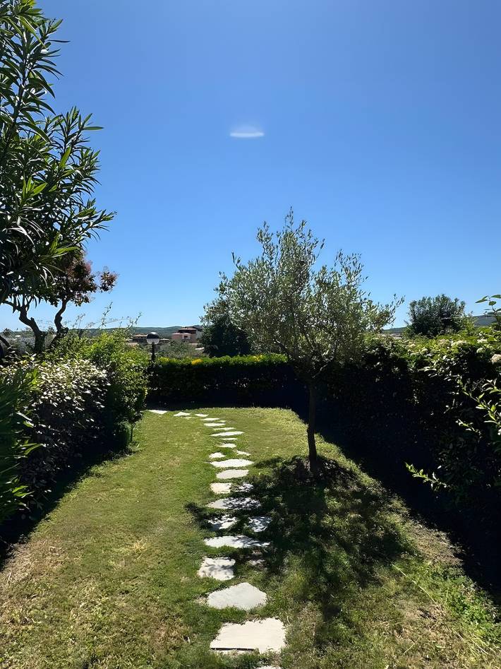 Hel lägenhet, Apartment 'Porto San Paolo Mono' with Private Terrace, Garden and Air Conditioning in Porto San Paolo, Loiri Porto San Paolo