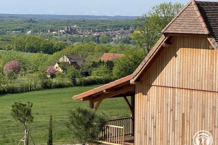 Gîte pour 6 personnes, avec Terrasse ainsi que Jardin et Piscine dans Preyssac-d'Excideuil
