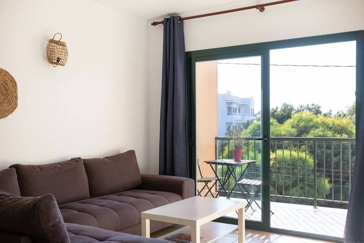 Apartamento entero, Apartamento 'La Mundial Formentera' con vistas al lago, Wi-Fi y aire acondicionado in Es Pujols, Formentera