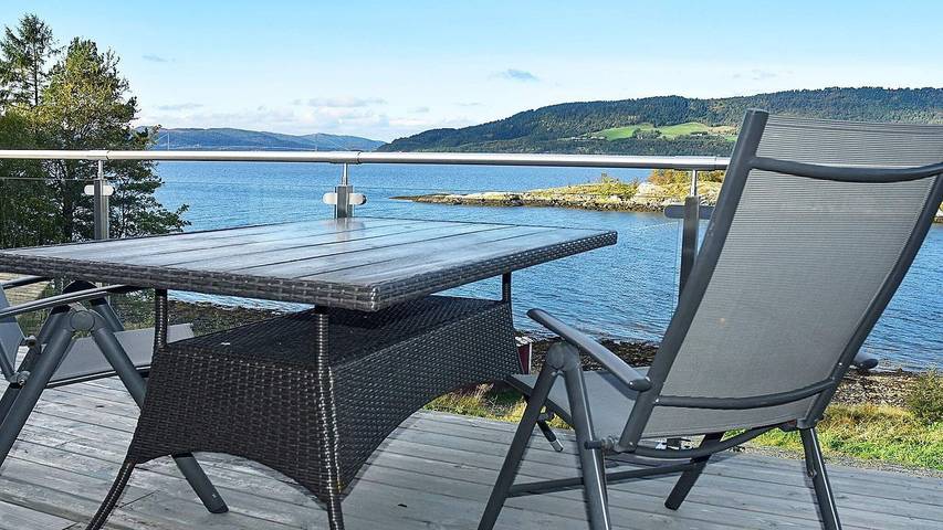 Ferienhaus für 8 Personen, mit Terrasse und Ausblick in Gjemnes