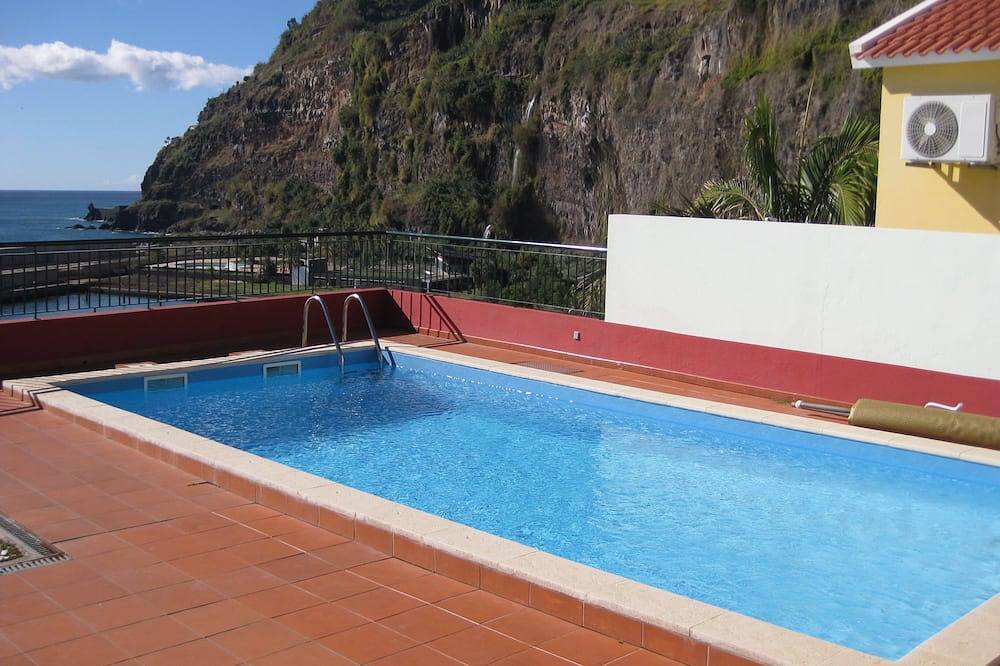 Sunny Villa - Vista al mar, barbacoa y piscina privada in Pináculo, Ponta do Sol