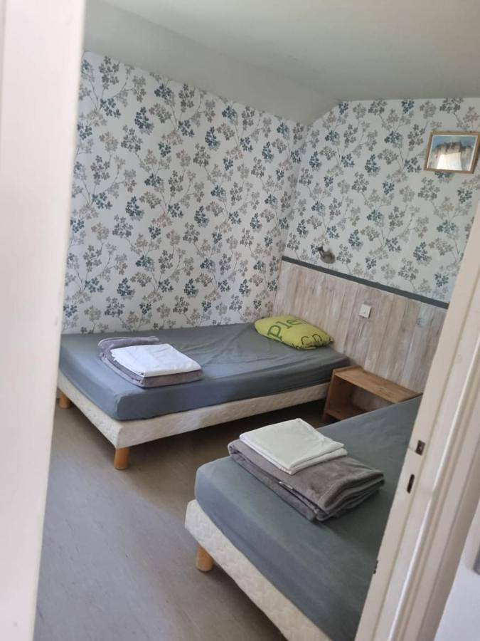 Camping pour 6 personnes, avec vue ainsi que terrasse et piscine, animaux acceptés dans la Creuse - 2