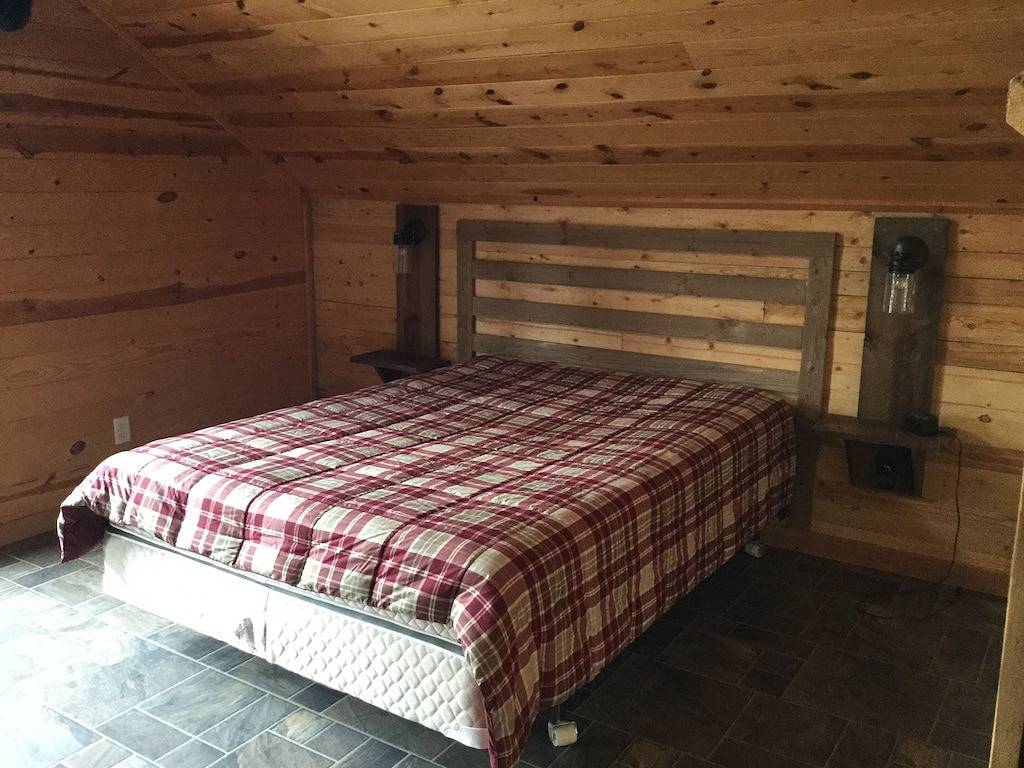 Geräumige Hütte nur wenige Meter vom Highway 85 entfernt und doch abgeschieden mit schöner Aussicht in Black Hills