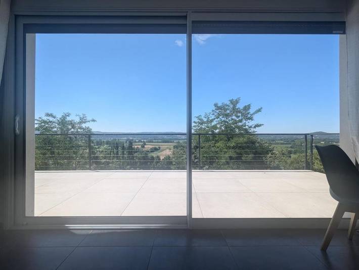 Location de vacances pour 8 personnes, avec Balcon et Jacuzzi ainsi que Terrasse et Vue dans Frontonas