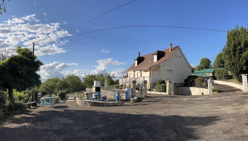 Gîte pour 14 personnes, avec terrasse ainsi que jardin et piscine, animaux acceptés à Payrac - 3