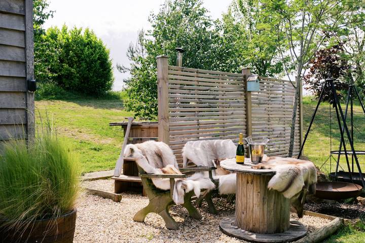 Cabaña de madera para 2 personas con jacuzzi in Melton, Leicestershire