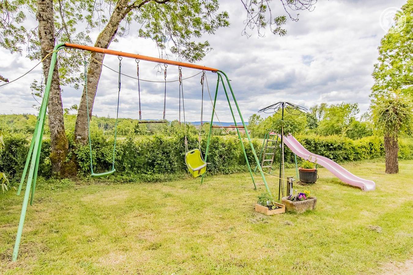 Gîte voor 6 personen met tuin in Reclesne, Autun en omgeving