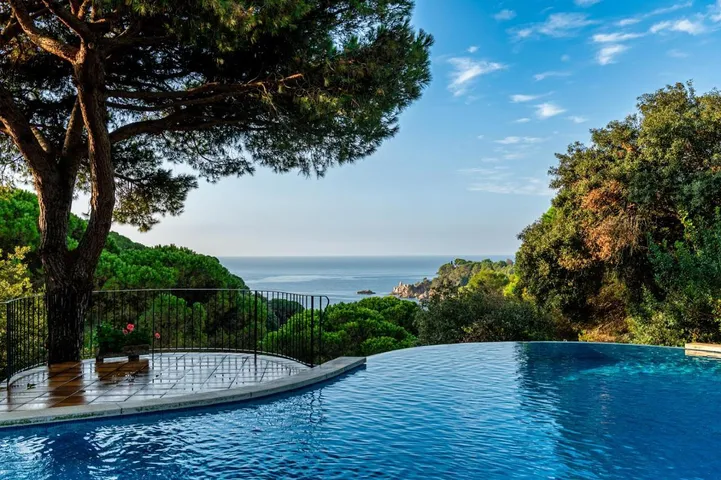 Apartamento de vacaciones para 4 personas, con jardín además de piscina y vistas - 1