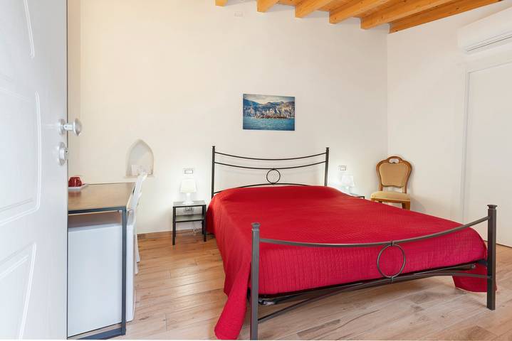 Ferienwohnung für 2 Personen, mit Garten in San Felice del Benaco