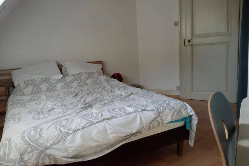 Chambre Avec Espace de Travail à 10' de la Gare in Estrasburgo, Región de Estrasburgo