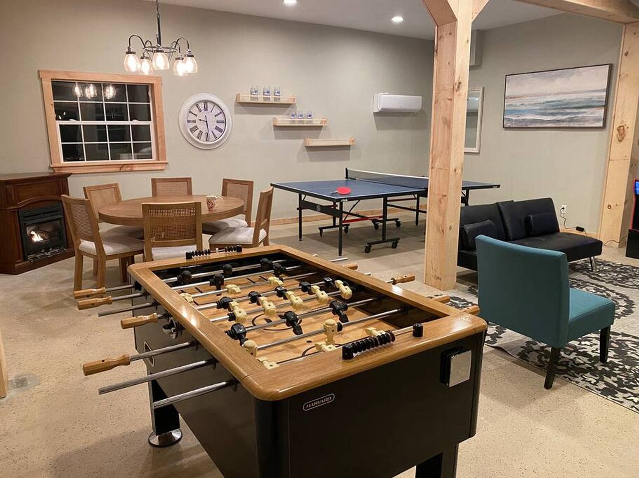 Entire apartment, Sunset Chalet-amazing views private hot tub in Kennebec County