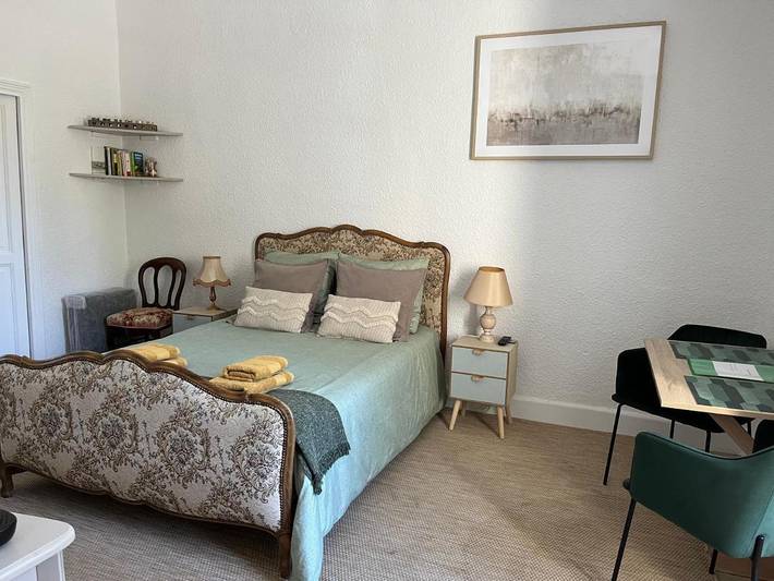 Gîte pour 2 personnes, avec terrasse, adapté aux familles à Grignan - 2