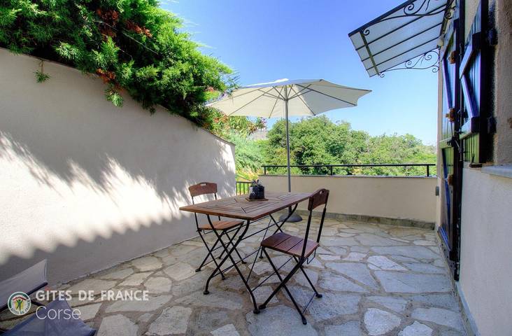 Gîte pour 2 personnes, avec Terrasse et Vue à Taglio-Isolaccio