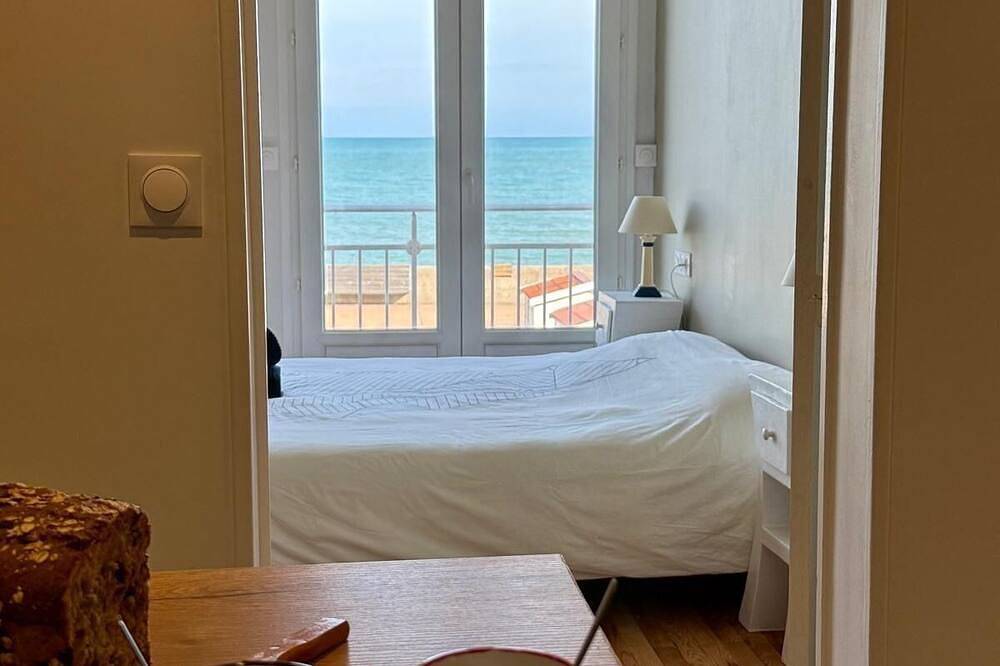 Entire apartment, The lighthouse facing the sea in Côte d'Albâtre