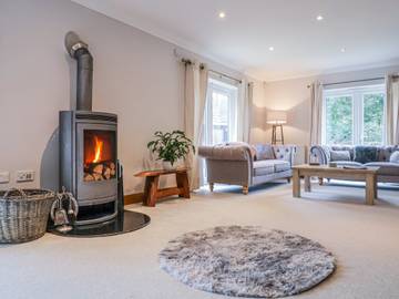 Glamping for 8 People in Pinewood, Suffolk, Photo 2