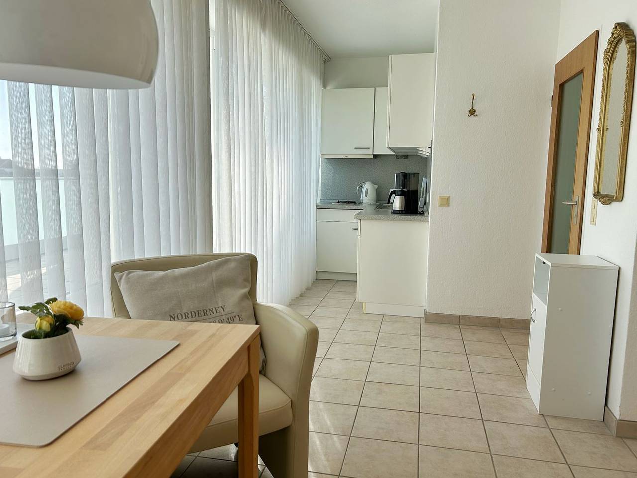 Geheel appartement, 1-Raum-Ferienwohnung in bester Lage mit Balkon in Norderney Weststrand, Norderney