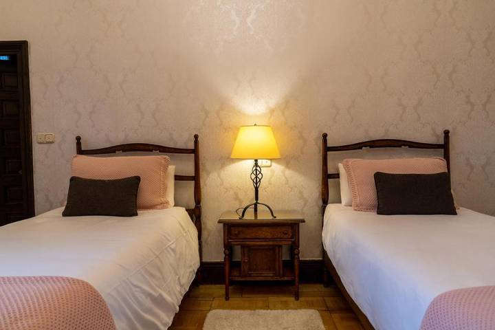Casa rural para 2 personas, con Terraza además de Jardín y Piscina en La Horra - 4