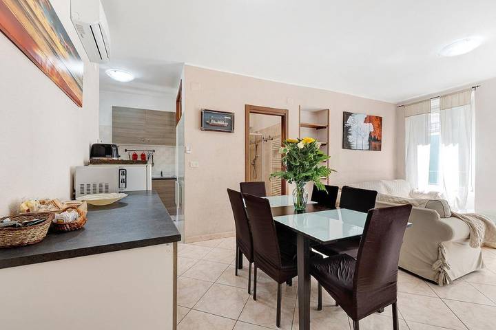 Gîte pour 5 personnes, avec balcon à Loano - 2