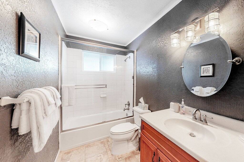 Ganze Wohnung, Two-story condo near lifts with fireplace, mountain views, & W/D, sleeps 6 in Kingsbury, Heavenly