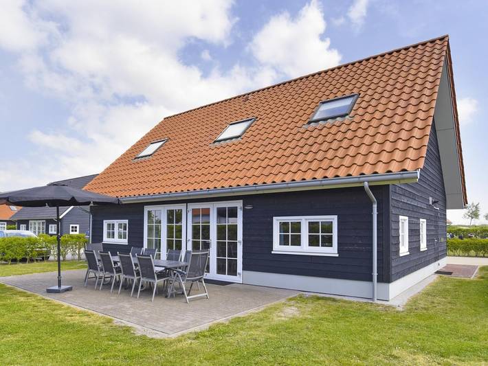 Ferienhaus für 12 Personen, mit Terrasse und Garten sowie Pool in Nieuwvliet