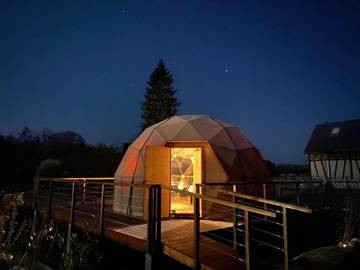 Tente pour 4 personnes, avec terrasse ainsi que vue et jardin en Seine-Maritime