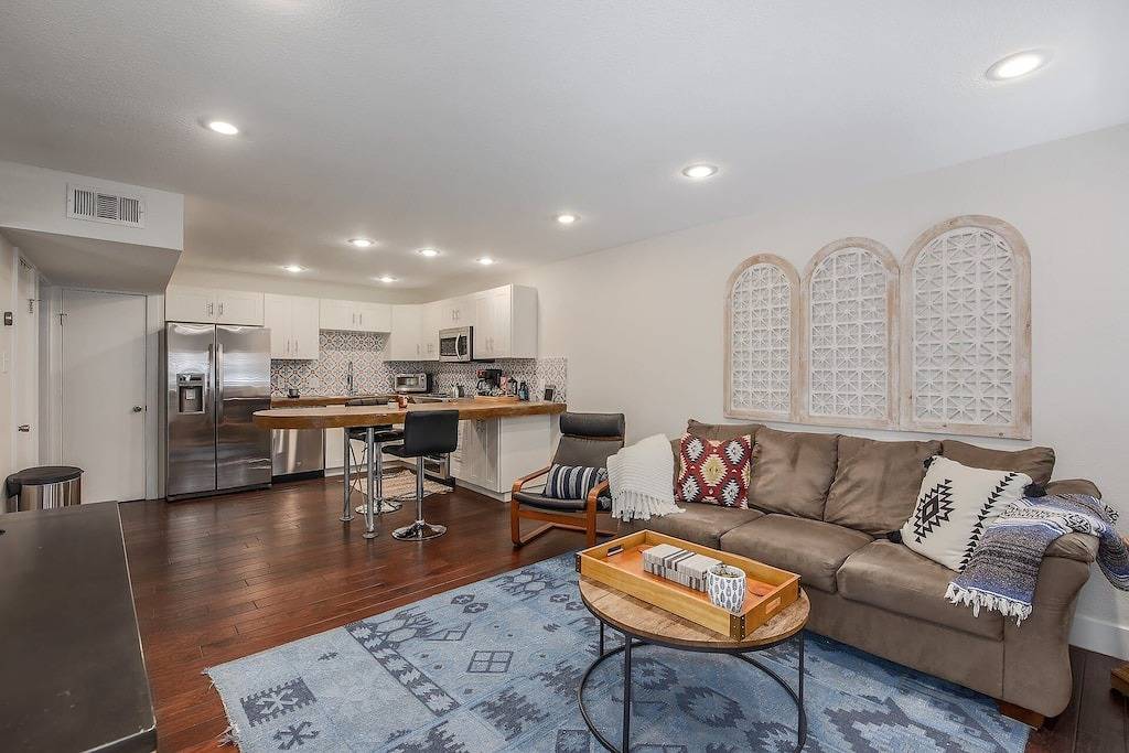 Ganze Wohnung, Safe & Quiet Oasis in Dt ~Perfect Location~ in Austin, Travis County