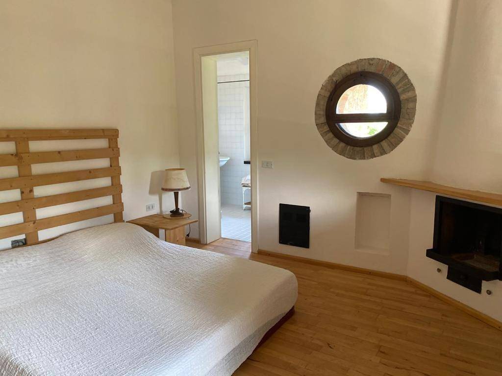 Double or Twin Room with Balcony in Serramazzoni, Province de Modène