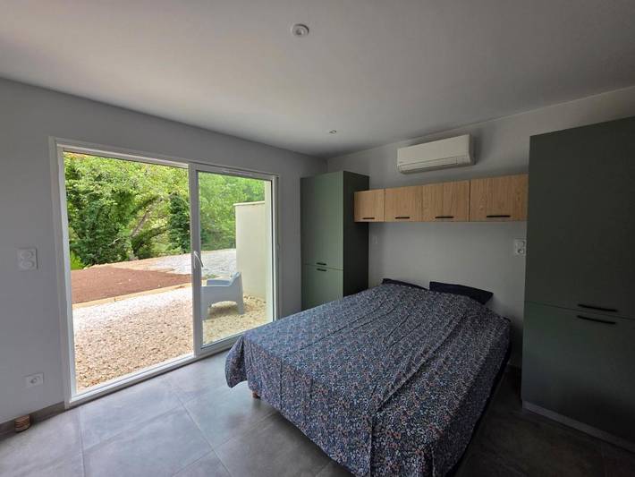 Gîte pour 4 personnes, avec terrasse ainsi que piscine et vue, animaux acceptés à Saint-Julien-du-Serre - 4