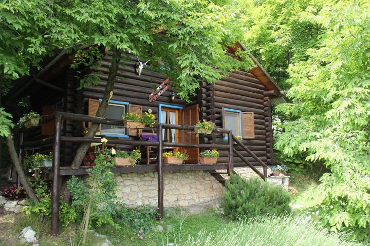Ferienwohnung für 4 Personen, mit Terrasse und Garten sowie Pool und Ausblick in Fumane