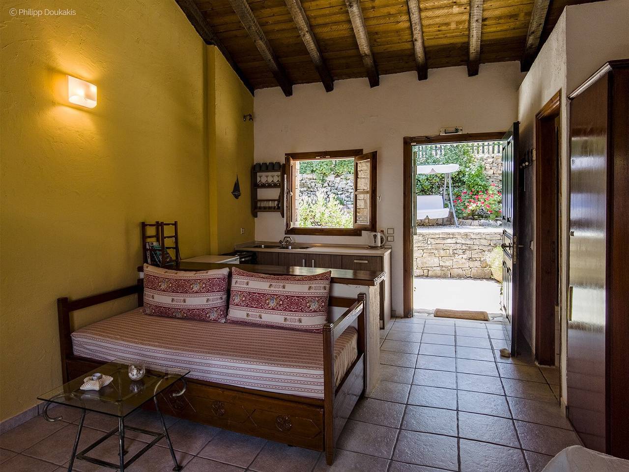 Entire studio, Studio Apartment 'Adamantia  S2' with Sea View, Wi-Fi and Air Conditioning in Gaios, Paxos