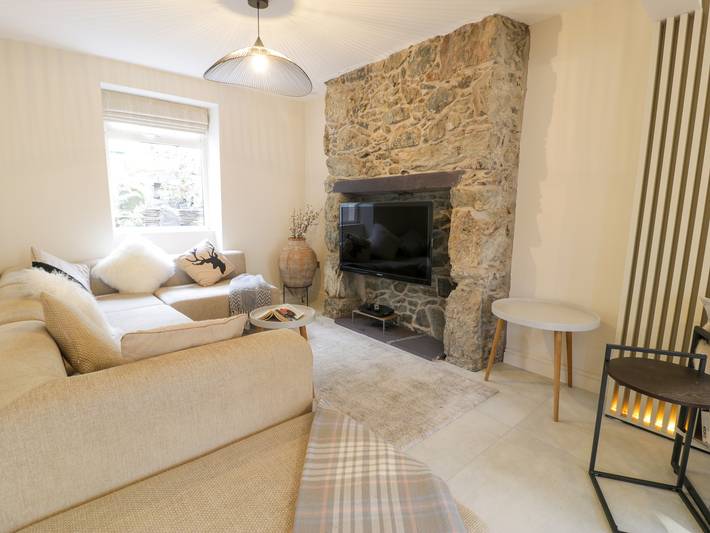 Cottage for 8 people, with garden, with pets in Menai Bridge