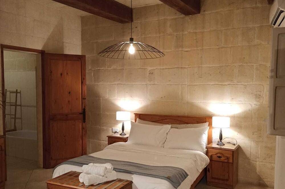 Tal-Kitarra Villa in Santa Lucia in Santa Luċija (Gozo), Kercem