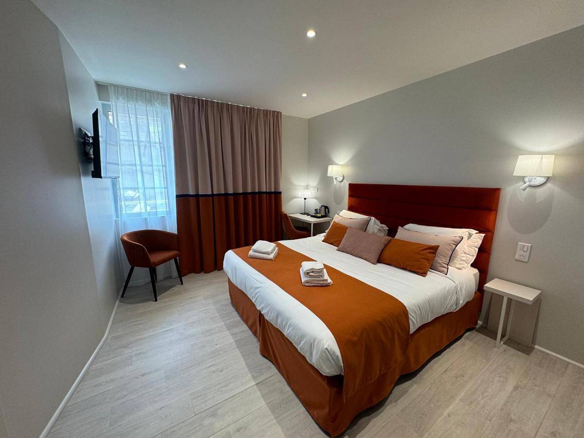 Kyriad Saumur Hyper Centre Hôtel, Appartements, Séminaires et Spa soins Sothys Paris in Saumur, Vallée de la Loire