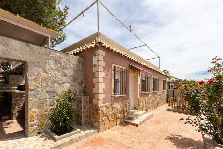 Casa de vacaciones 'Los Naranjos' con vistas a la montaña, Wi-Fi y aire acondicionado in Fuentidueña de Tajo, Provincia de Madrid