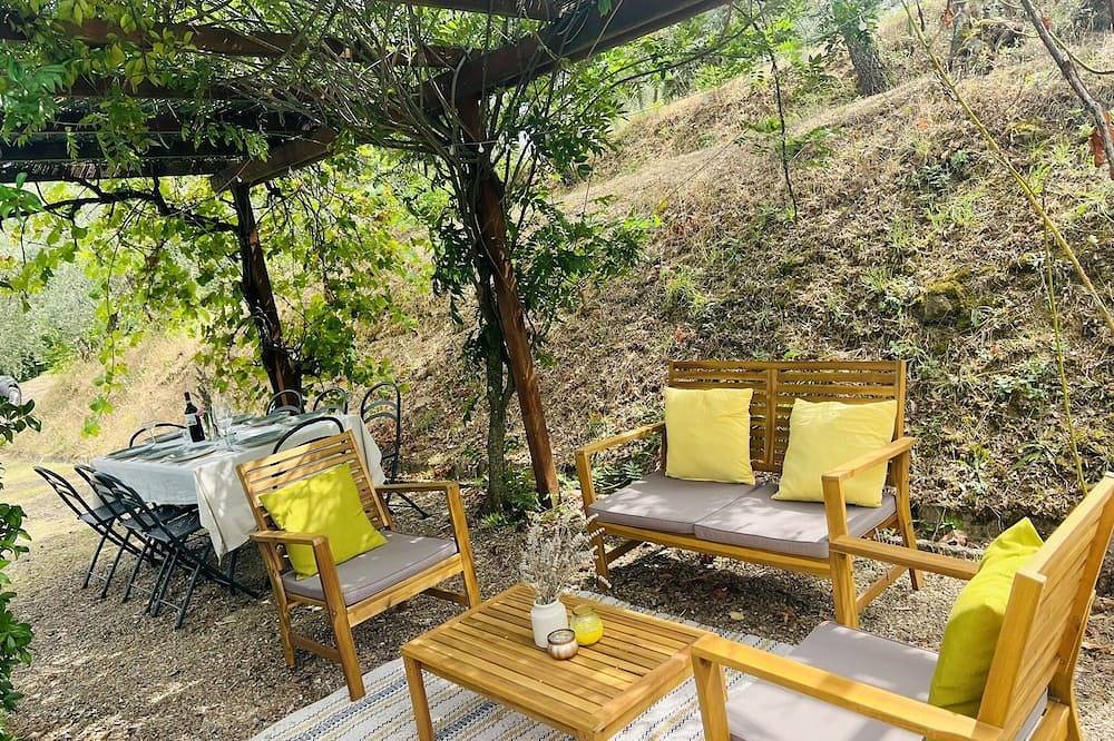 Secluded Villa, private heated Pool, Wi-fi and Tv. Secure Payment in Civitella in Val di Chiana, Chianti