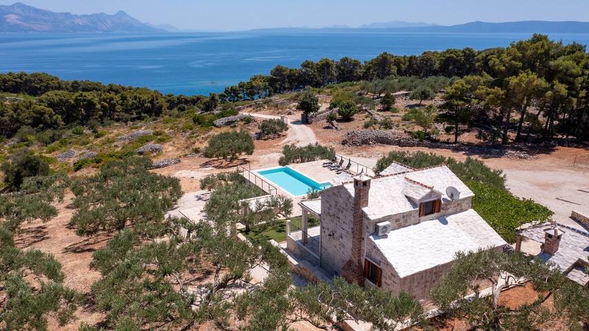 Villa pour 6 personnes, avec jardin ainsi que bassin pour enfant et piscine à Sumartin - 2