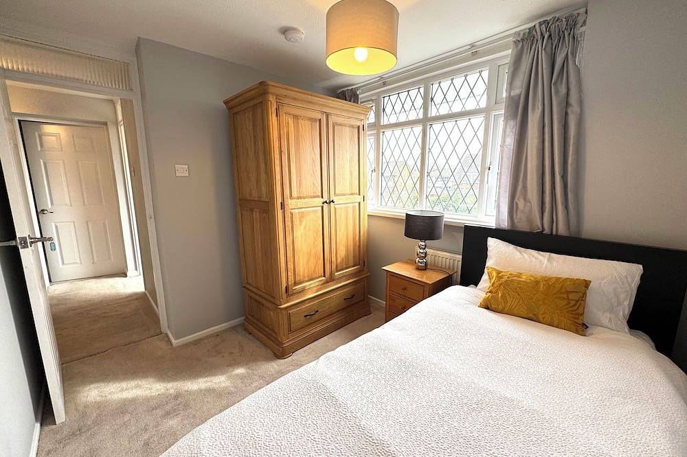 Cosy Guest House, Langley, Slough. in Slough, Berkshire