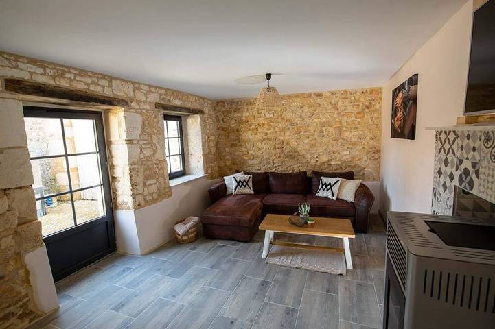 Gîte pour 6 personnes, avec jardin et piscine