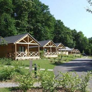 Chalet pour 5 personnes, avec jacuzzi ainsi que sauna et bassin pour enfant en Pyrénées-Atlantiques