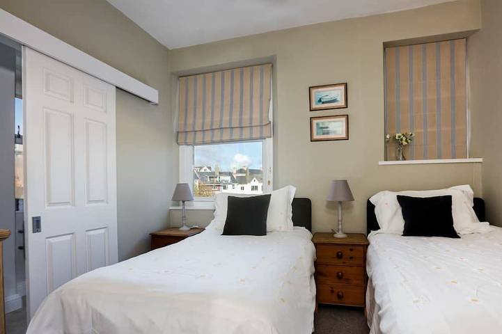 Magdala - 5 Br property Sleeps 10 w/stunning views in Salcombe, South Devon