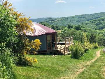 Gîte pour 4 personnes, avec jardin et vue, animaux acceptés à Saint-Beauzély