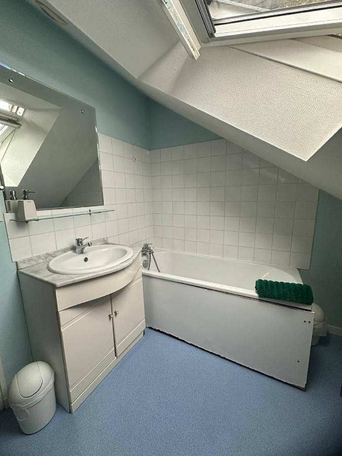 Appartement entier, La Tanière du Corsaire - Coliving - jusqu'à 4 chambres - vue Rivière in Redon, Région de Redon
