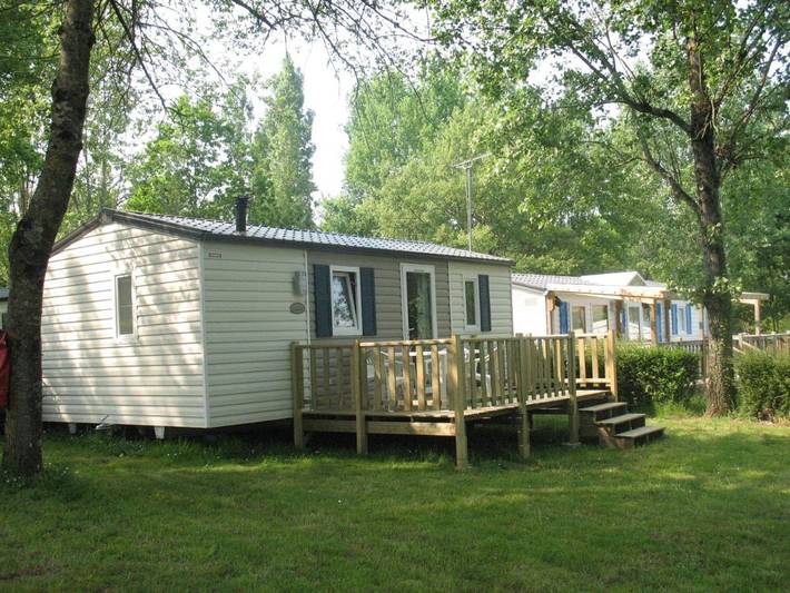 Camping pour 5 personnes, avec terrasse, animaux acceptés