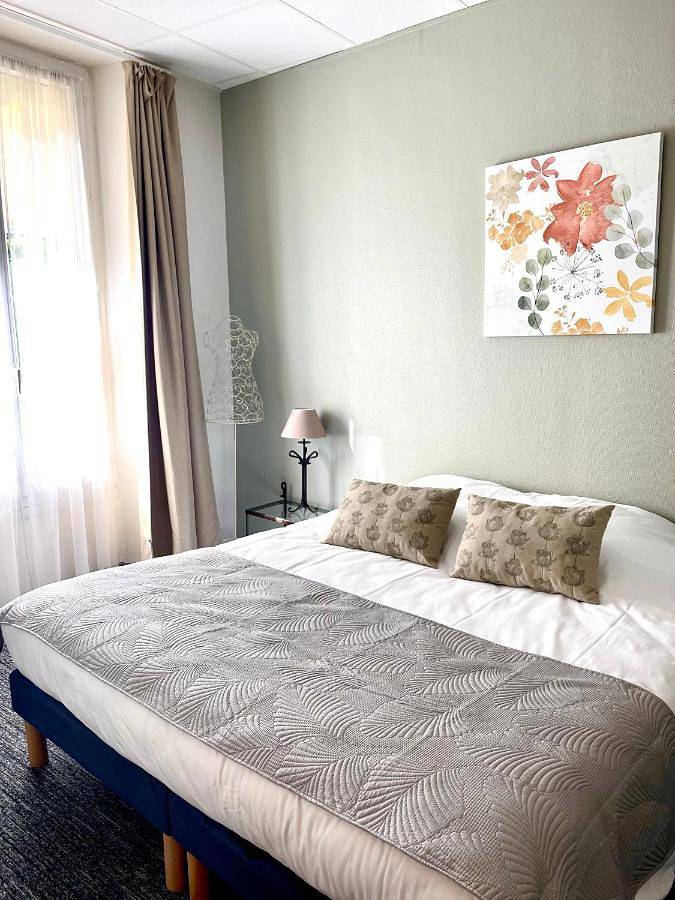 Standard Double Room in Salon-de-Provence, Côte méditerranéenne (France)