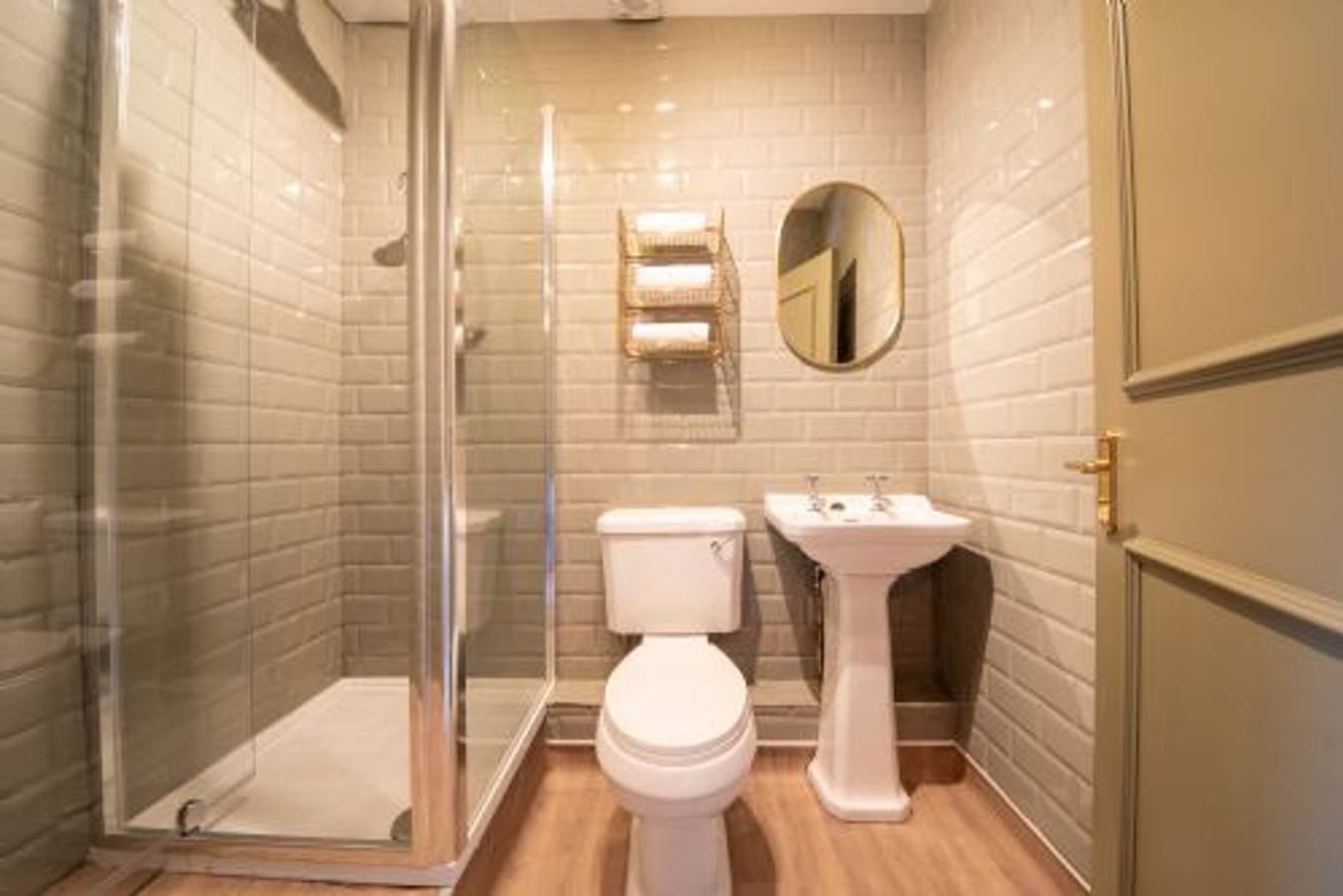 Entire apartment, Host Stay Woodroffe Arms Hope Double Room 3 in Derbyshire